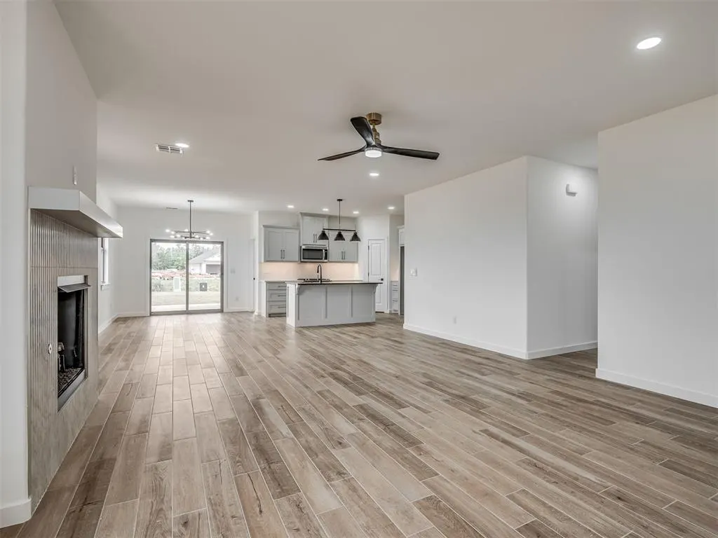 Photo 3 — 10621 SW 18th Street, Yukon, OK 73099