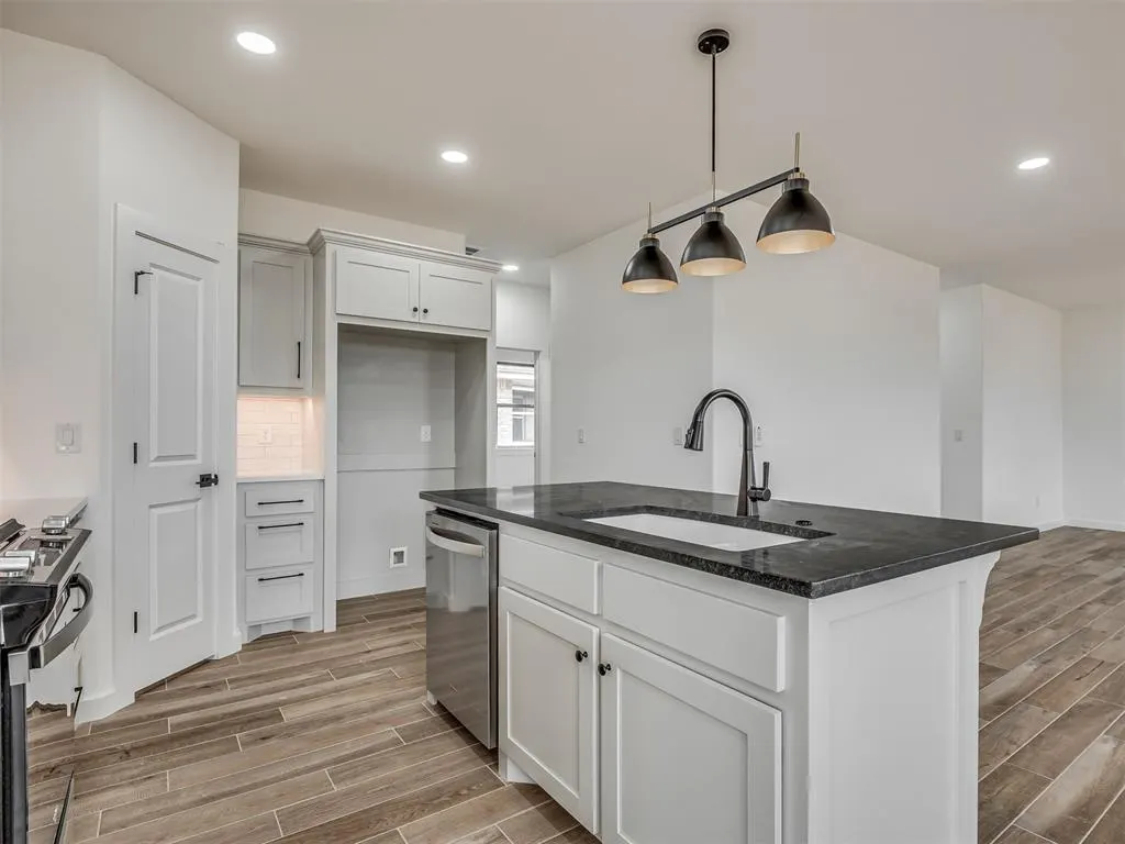 Photo 9 — 10621 SW 18th Street, Yukon, OK 73099