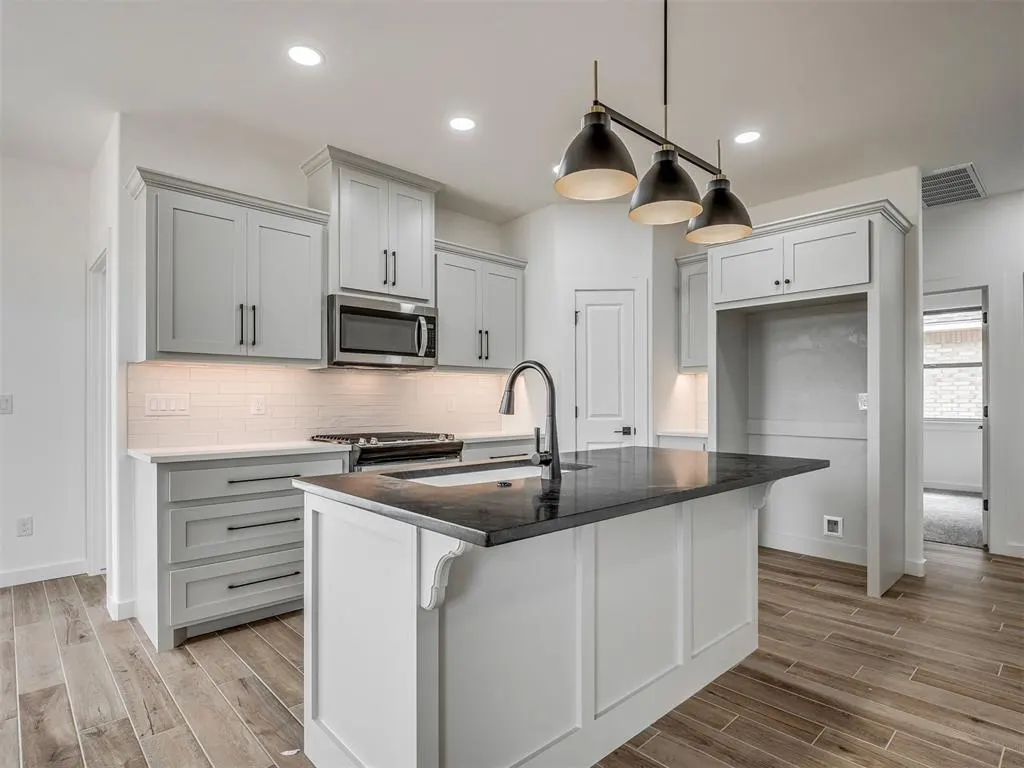 Photo 4 — 10621 SW 18th Street, Yukon, OK 73099