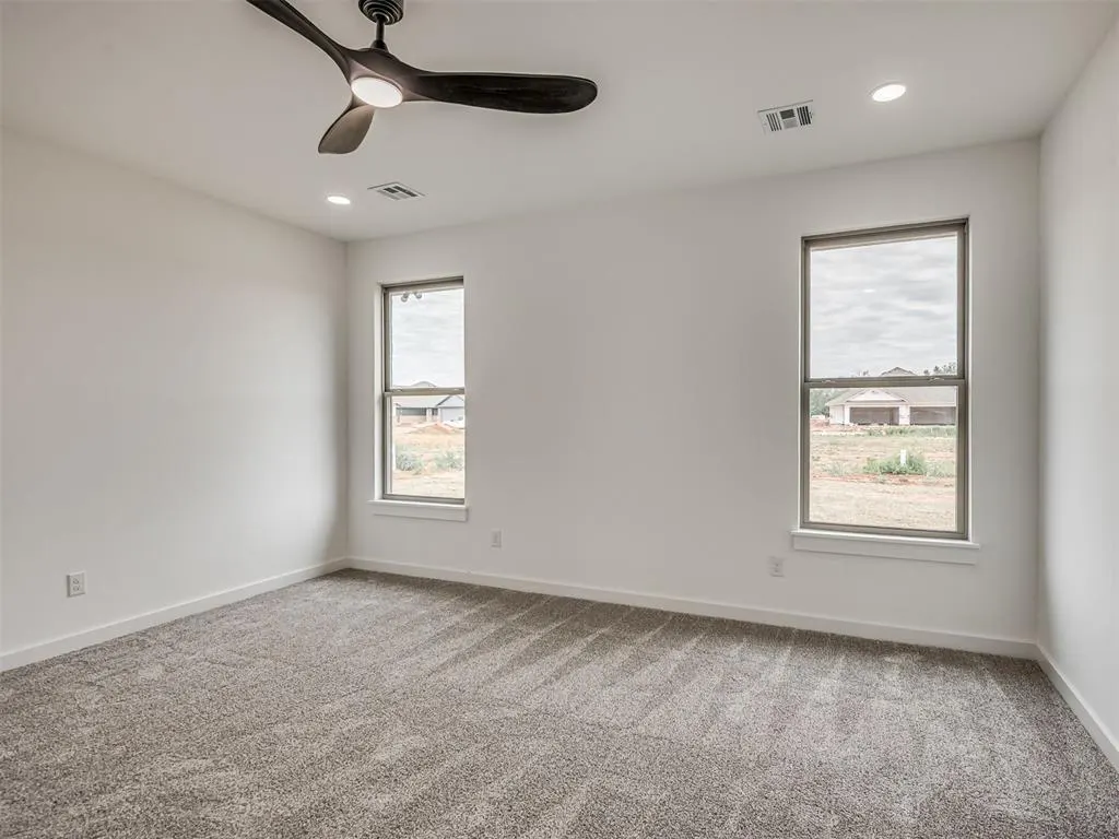 Photo 19 — 10621 SW 18th Street, Yukon, OK 73099