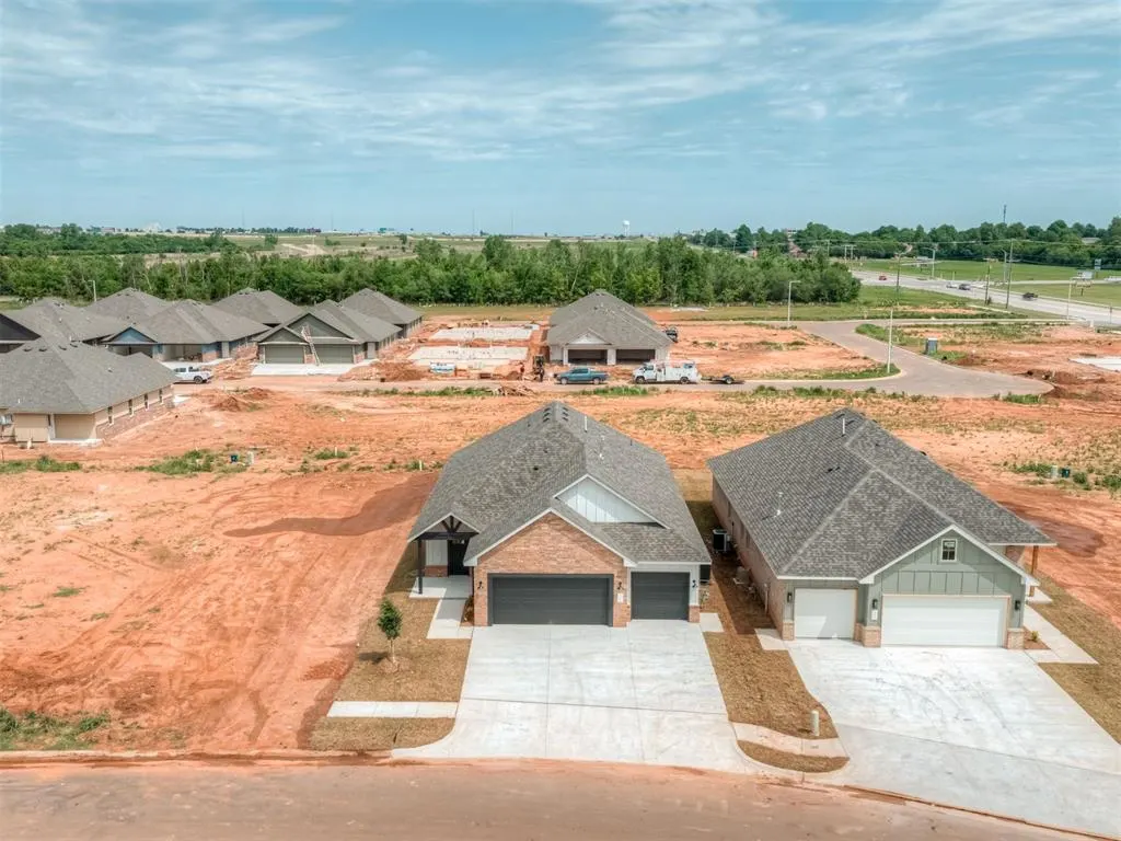 Photo 34 — 10621 SW 18th Street, Yukon, OK 73099