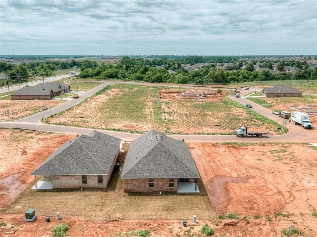 Photo 36 — 10621 SW 18th Street, Yukon, OK 73099