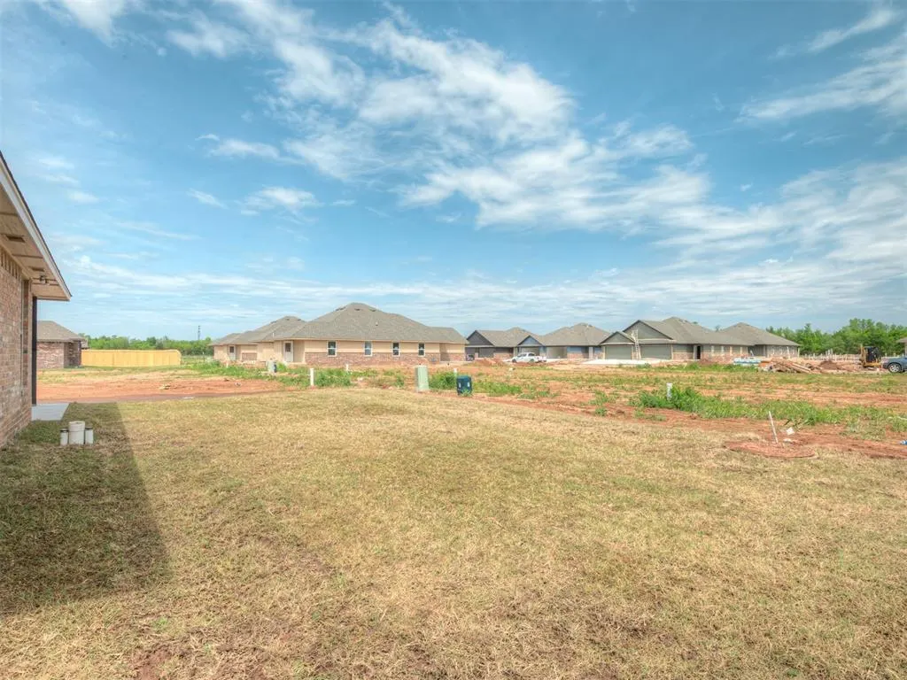 Photo 38 — 10621 SW 18th Street, Yukon, OK 73099