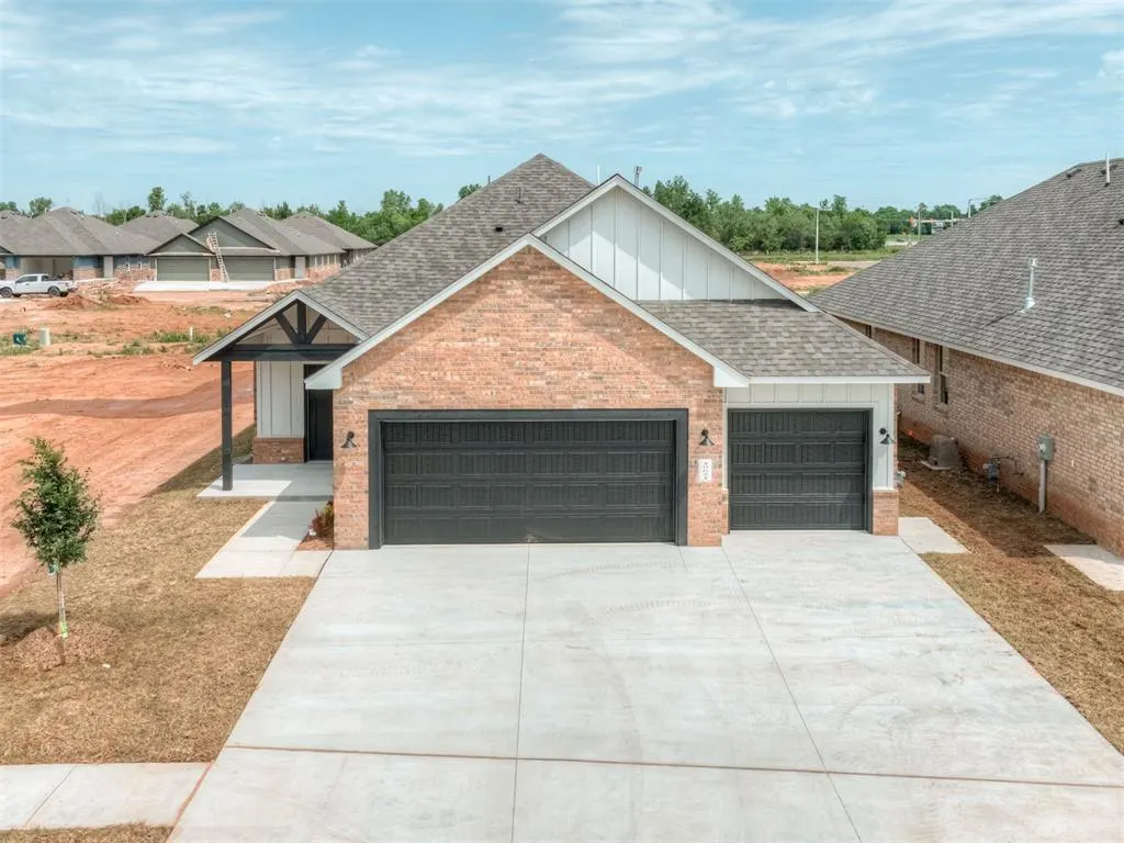 Photo 40 — 10621 SW 18th Street, Yukon, OK 73099