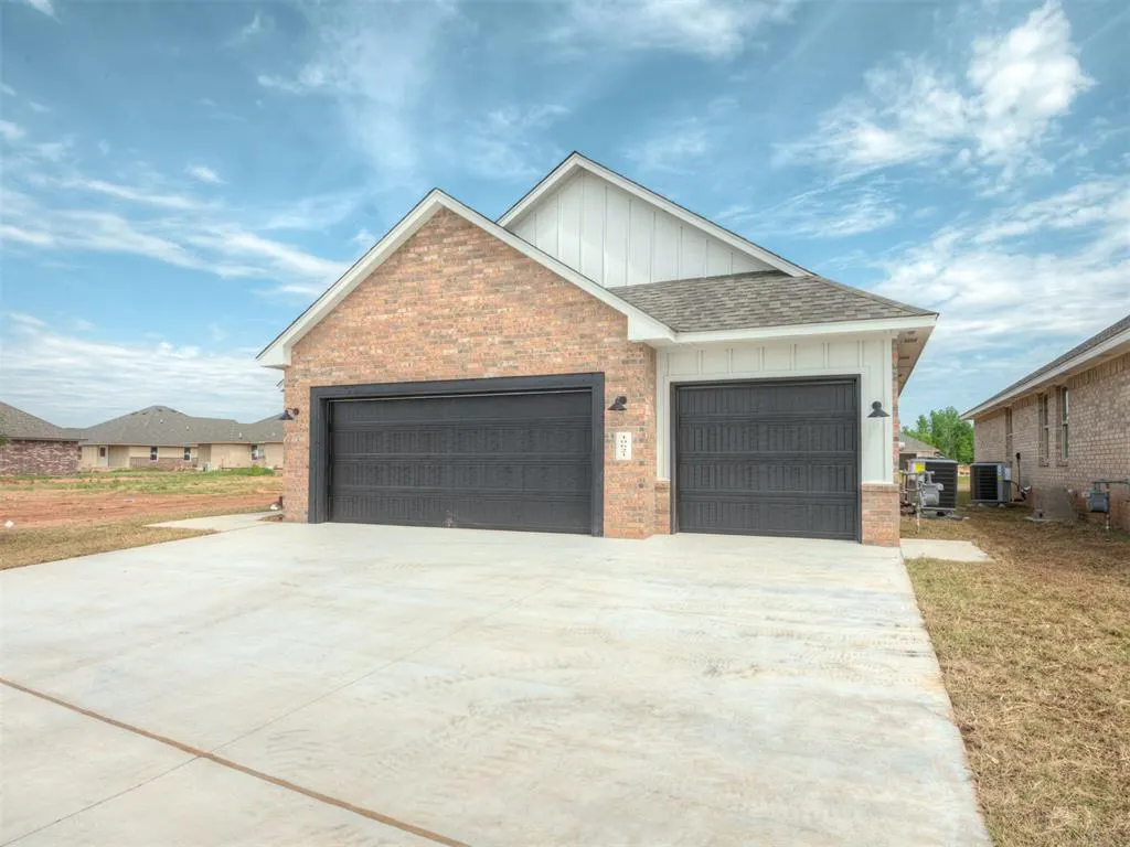 Photo 39 — 10621 SW 18th Street, Yukon, OK 73099