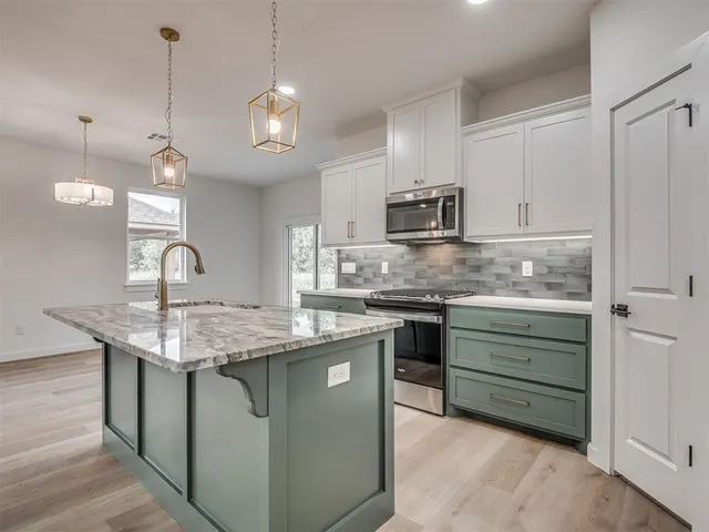 Photo 3 — 1901 Long Cove Avenue, Yukon, OK 73099