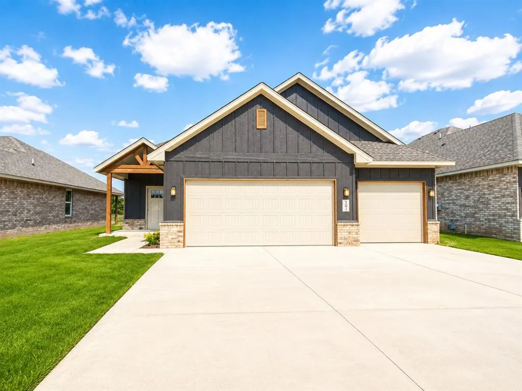 Front exterior — 1901 Long Cove Avenue, Yukon, OK 73099