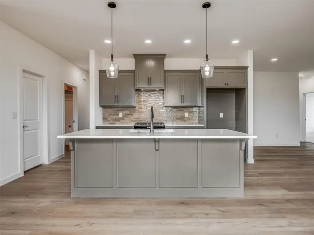 Photo 3 — 10617 SW 18th Street, Yukon, OK 73099