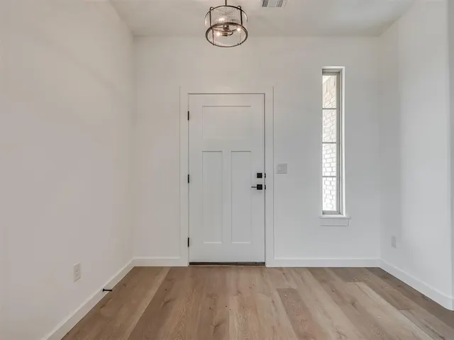Photo 5 — 10617 SW 18th Street, Yukon, OK 73099
