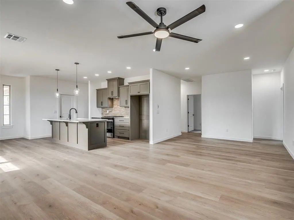 Photo 13 — 10617 SW 18th Street, Yukon, OK 73099