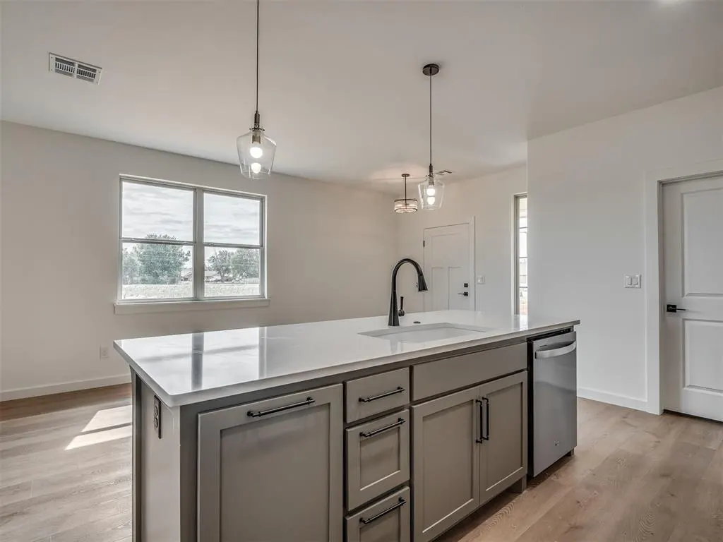 Photo 10 — 10617 SW 18th Street, Yukon, OK 73099