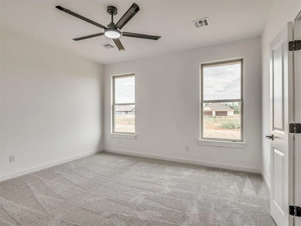 Photo 19 — 10617 SW 18th Street, Yukon, OK 73099