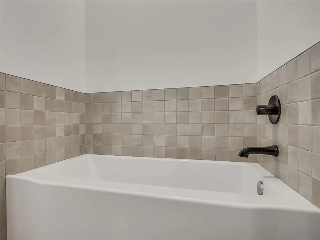 Photo 25 — 10617 SW 18th Street, Yukon, OK 73099