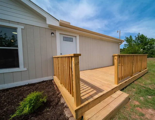 Photo 2 — 1409 Jacy Lane, Blanchard, OK 73010