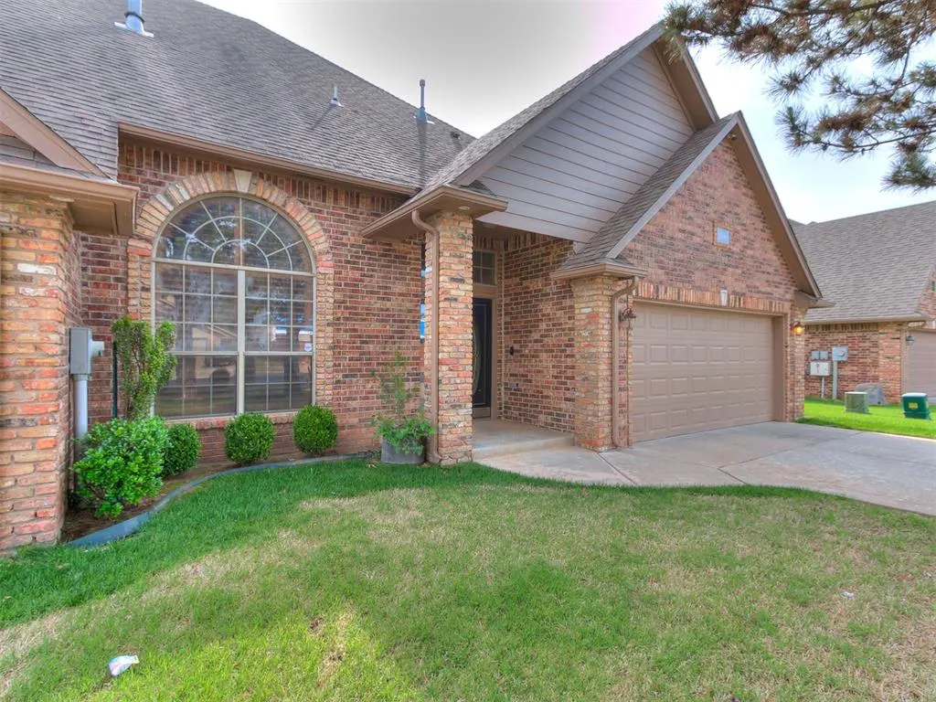 Photo 2 — 3208 Conestoga Drive 1, Norman, OK 73072