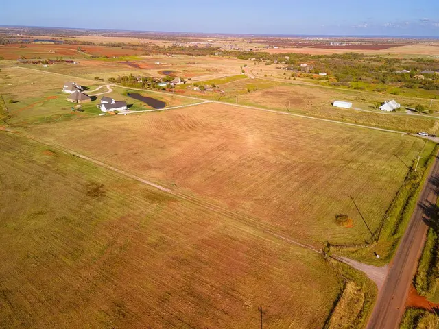 Photo 7 — 3 Waterloo, Cashion, OK 73016