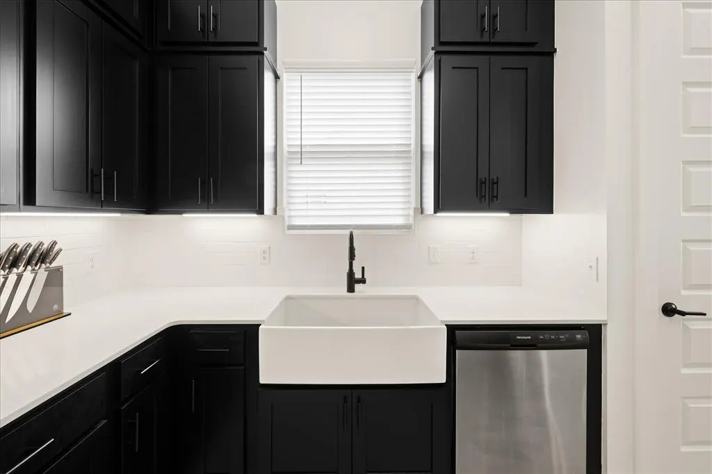 Photo 11 — 2621 Crescent Avenue, Oklahoma City, OK 73120
