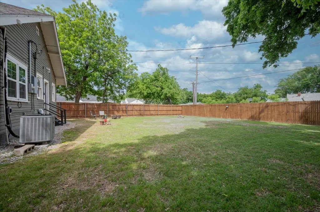 Photo 12 — 2247 NW 35th Street, Oklahoma City, OK 73112