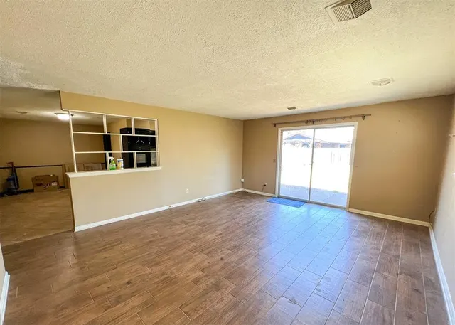 Photo 2 — 2737 Plymouth Lane, The Village, OK 73120