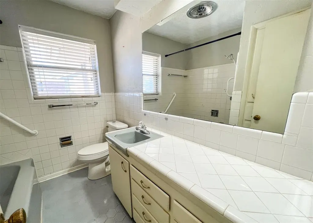 Photo 10 — 2737 Plymouth Lane, The Village, OK 73120