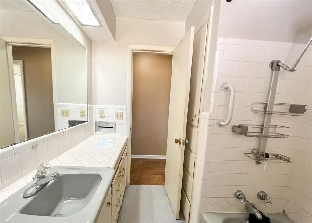 Photo 12 — 2737 Plymouth Lane, The Village, OK 73120