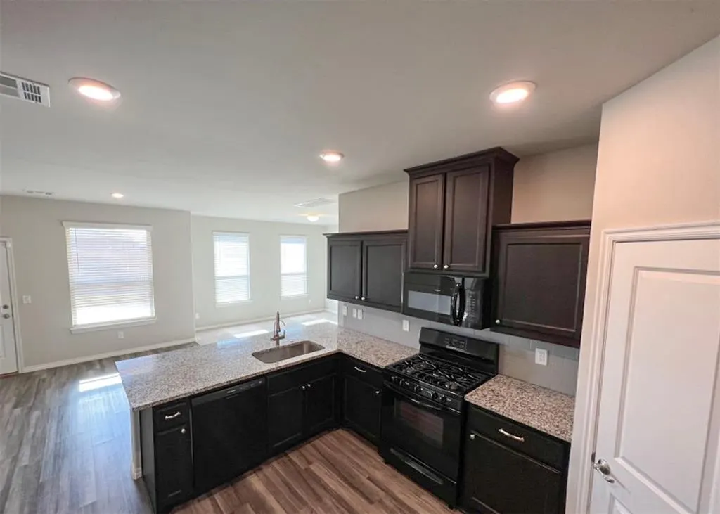 Photo 7 — 14701 Rambling Creek Road, Oklahoma City, OK 73142
