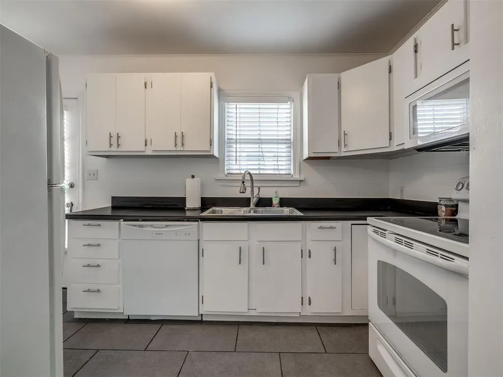 Photo 10 — 2509 N Cashion Place, Oklahoma City, OK 73112