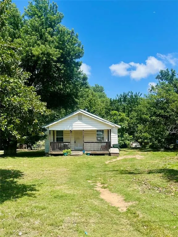Photo 2 — 3012 N Trosper Drive, Oklahoma City, OK 73141