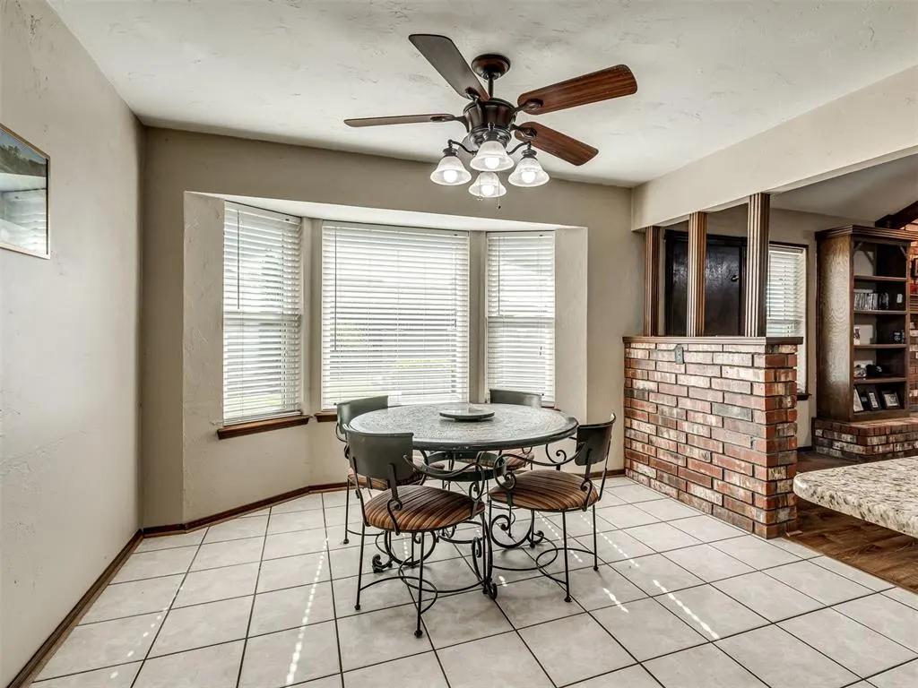 Photo 18 — 9812 S Hillcrest Drive, Oklahoma City, OK 73159