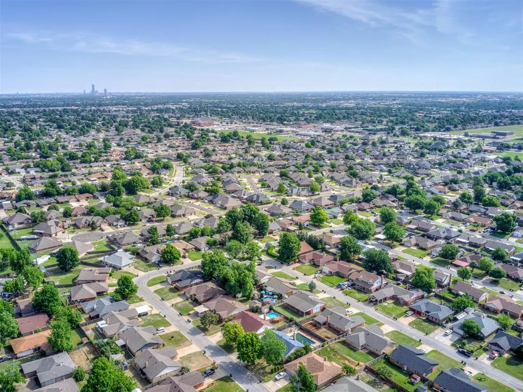 Photo 48 — 9812 S Hillcrest Drive, Oklahoma City, OK 73159