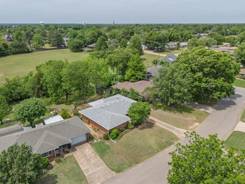 Photo 48 — 1618 N Oklahoma Avenue, Shawnee, OK 74804