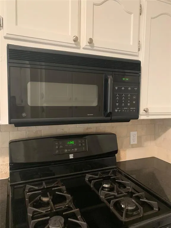 Photo 5 — 2514 Lakecrest Drive, Moore, OK 73170