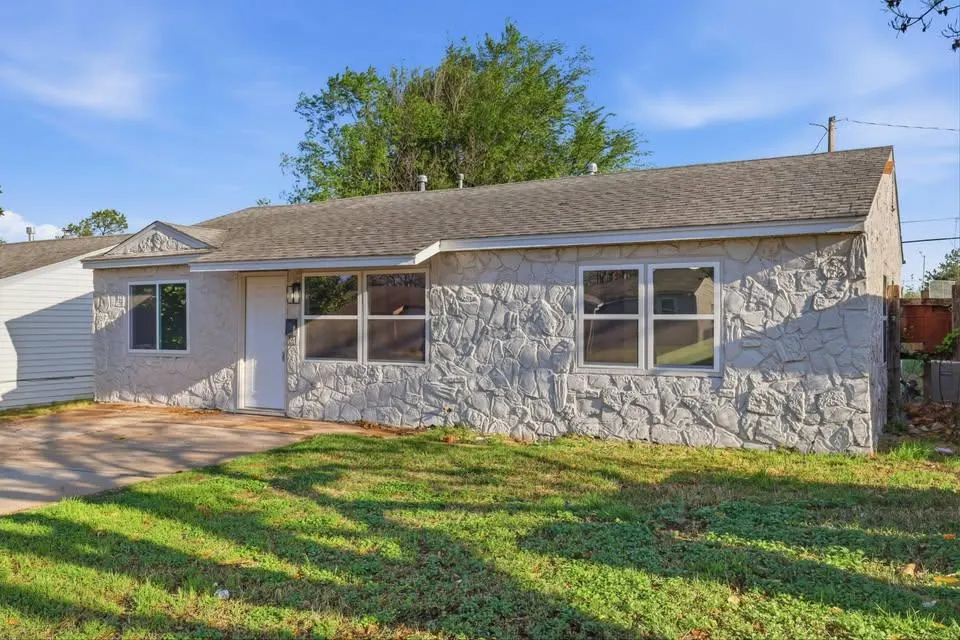 Front exterior — 1143 SE 19th Street, Oklahoma City, OK 73129