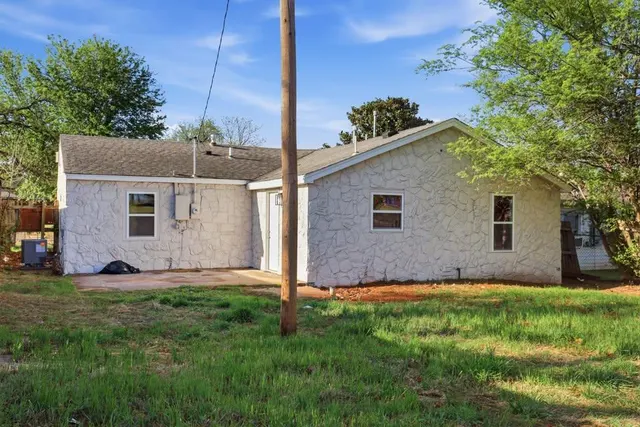 Photo 4 — 1143 SE 19th Street, Oklahoma City, OK 73129