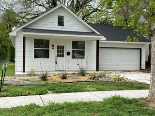 Sold home at 520 E Springer Avenue