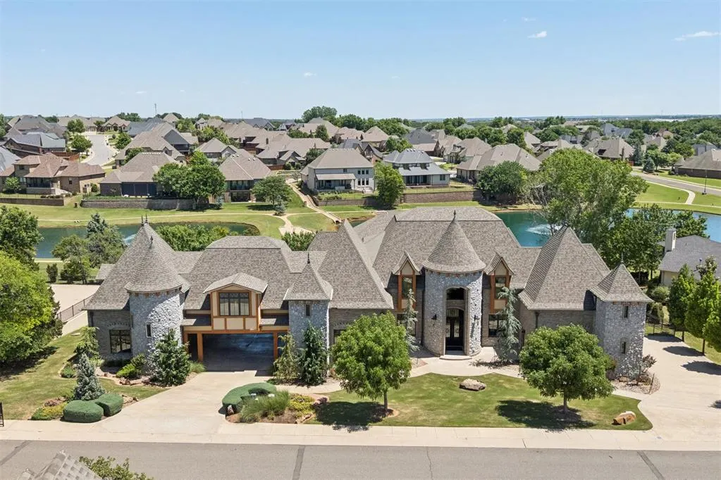 Front exterior — 4616 Lake Front Drive, Edmond, OK 73034