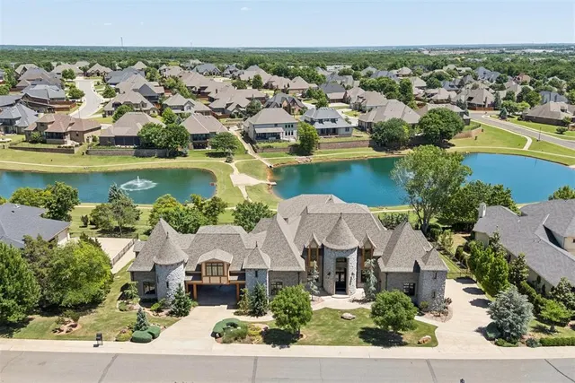 Photo 2 — 4616 Lake Front Drive, Edmond, OK 73034