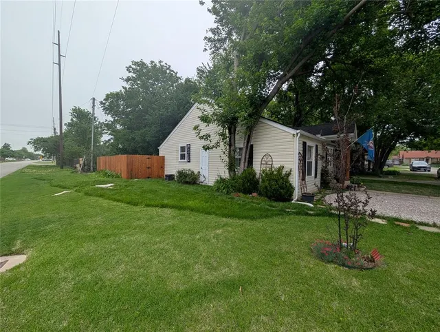 Photo 3 — 101 Maple Lane, Norman, OK 73069