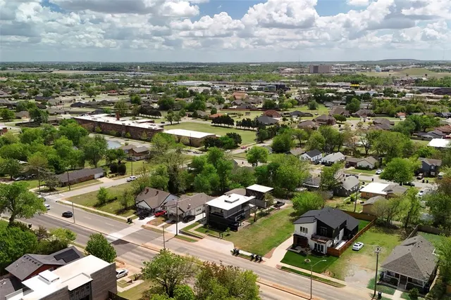 Photo 8 — 1316 NE 8th Street, Oklahoma City, OK 73117