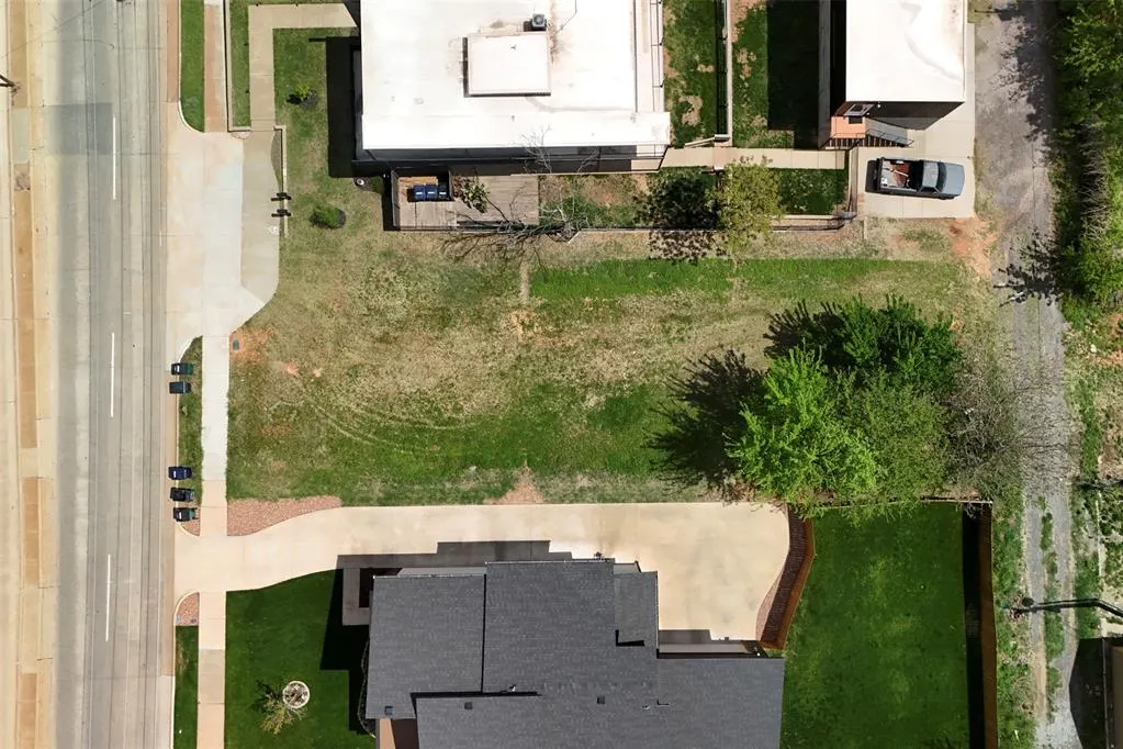 Photo 9 — 1316 NE 8th Street, Oklahoma City, OK 73117