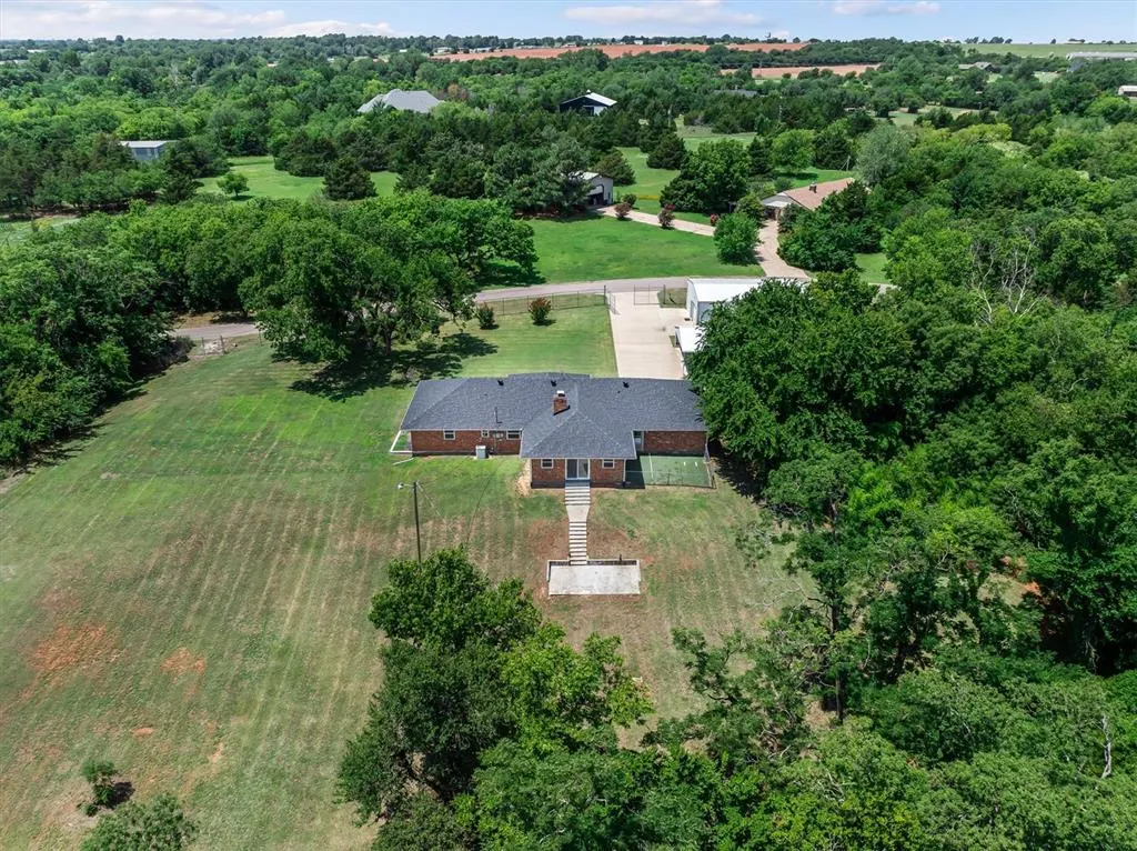 Photo 37 — 400 Longview SW Drive, Piedmont, OK 73078