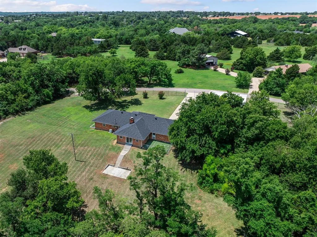Photo 40 — 400 Longview SW Drive, Piedmont, OK 73078