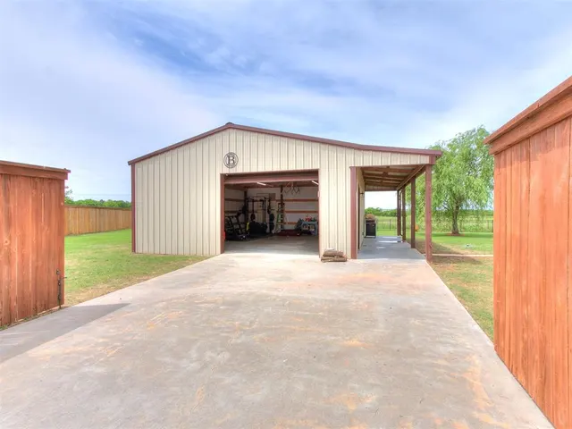 Photo 7 — 31631 Boomer Avenue, Norman, OK 73072