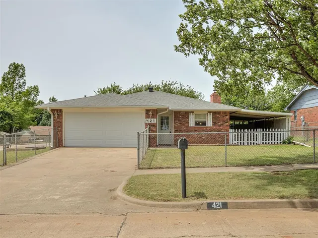 Front exterior — 421 Milky Way, Guthrie, OK 73044