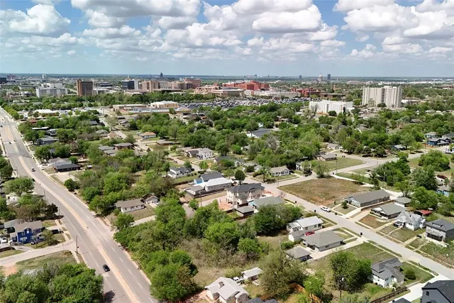 Photo 7 — 1507 NE 8th Street, Oklahoma City, OK 73117