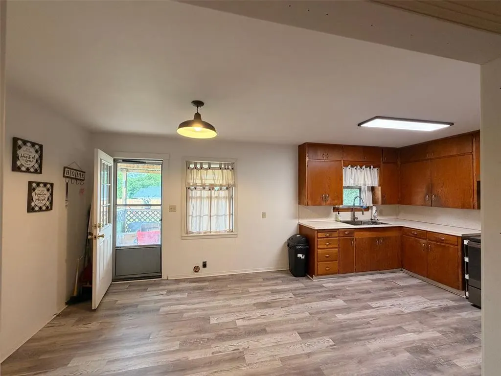 Photo 6 — 903 E Seminole Street, Wynnewood, OK 73098