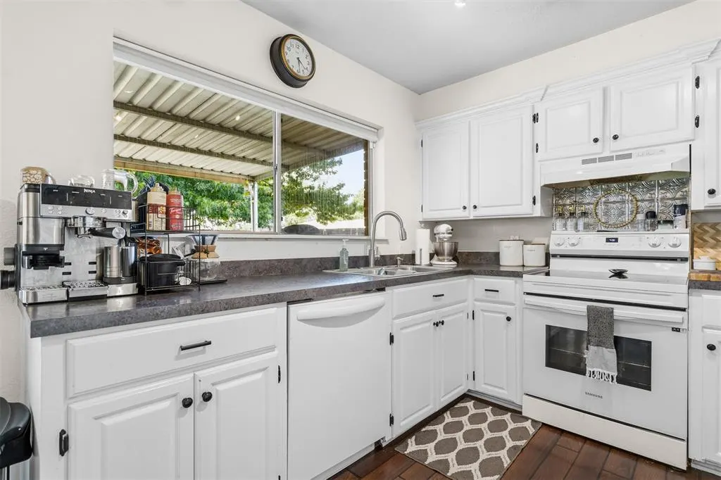 Photo 11 — 929 NW Cheyenne Street, Ardmore, OK 73401