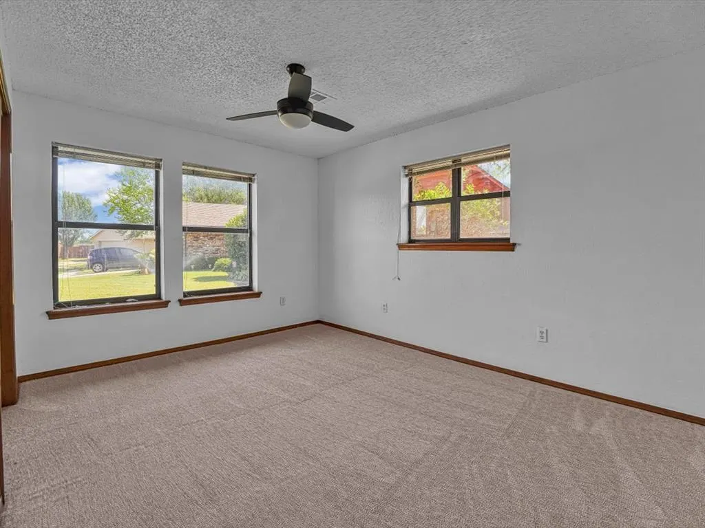 Photo 14 — 715 SW Englewood Drive, Lawton, OK 73505