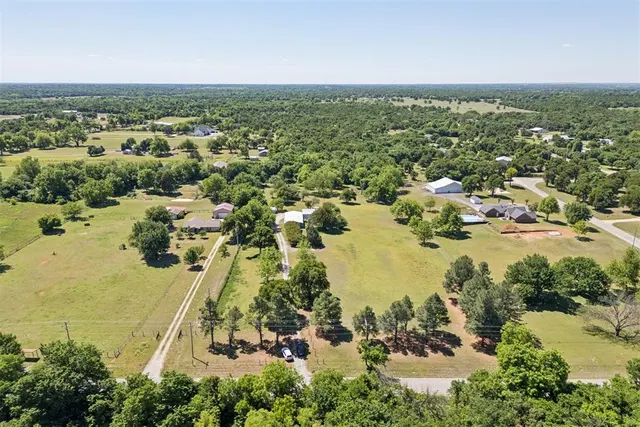 Photo 2 — 10732 E Hefner Road, Jones, OK 73049