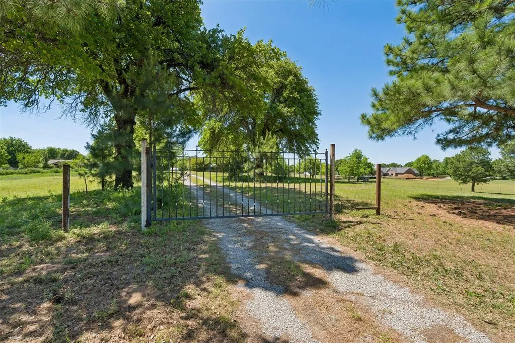 Photo 3 — 10732 E Hefner Road, Jones, OK 73049